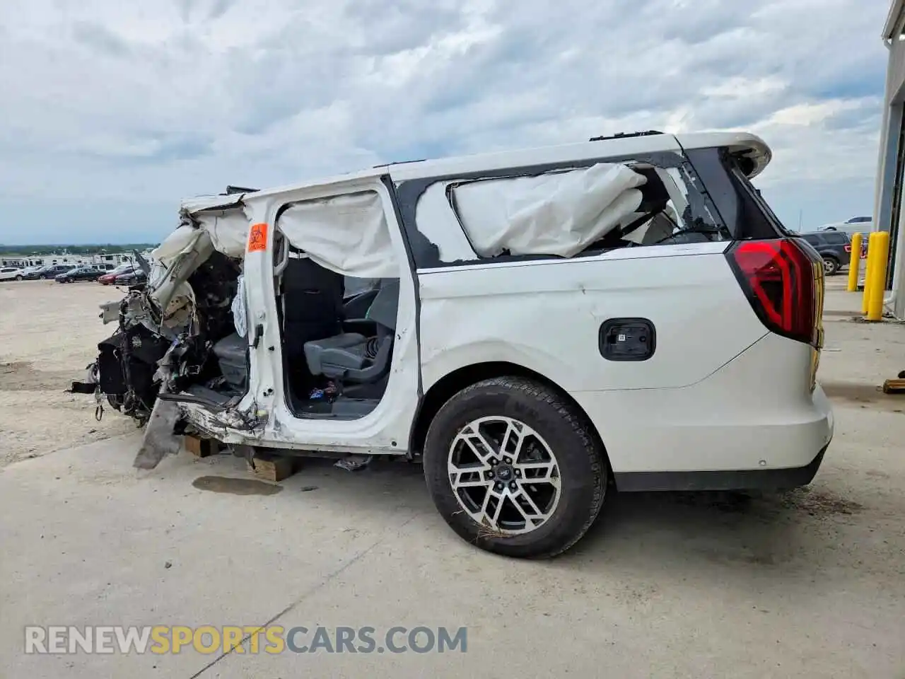 2 Фотография поврежденного автомобиля 1FMJK1H87SEA64455 FORD EXPEDITION 2025