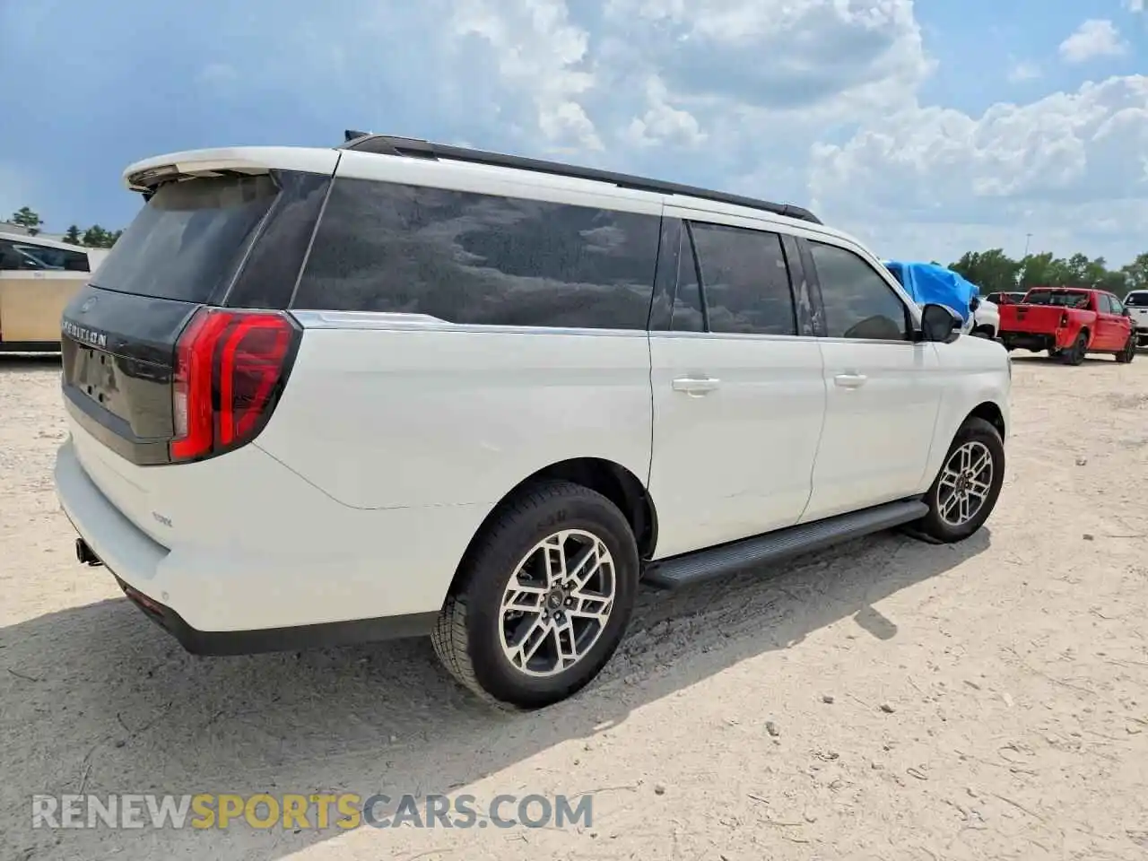 3 Photograph of a damaged car 1FMJK1H8XSEA73148 FORD EXPEDITION 2025