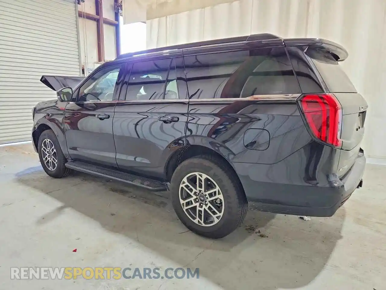 2 Photograph of a damaged car 1FMJU1H80SEA37544 FORD EXPEDITION 2025