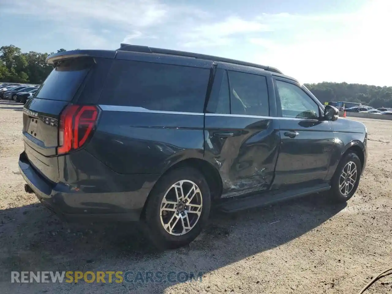 3 Photograph of a damaged car 1FMJU1H82SEA30546 FORD EXPEDITION 2025