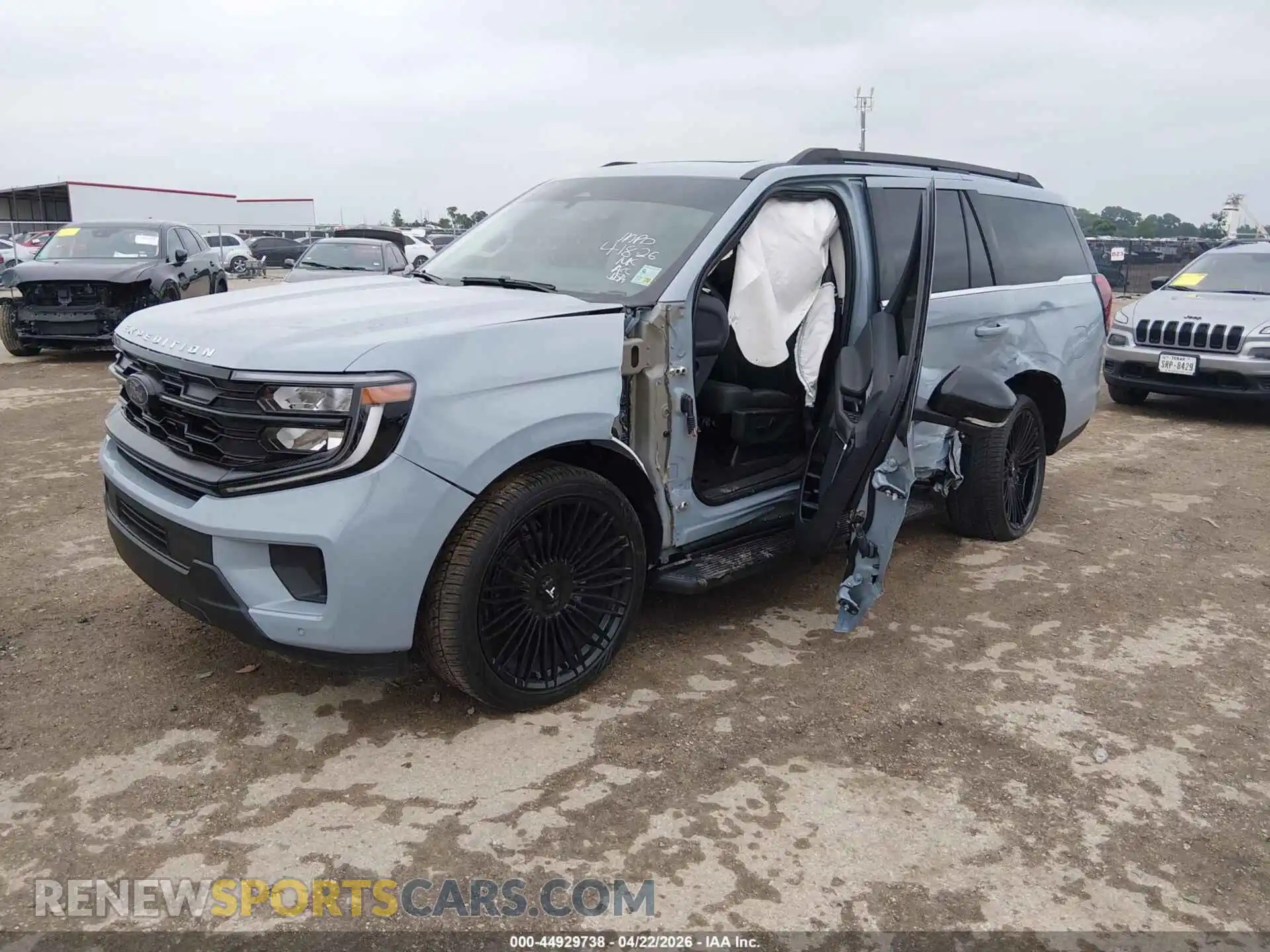 2 Photograph of a damaged car 1FMJU1H85SEA73567 FORD EXPEDITION 2025