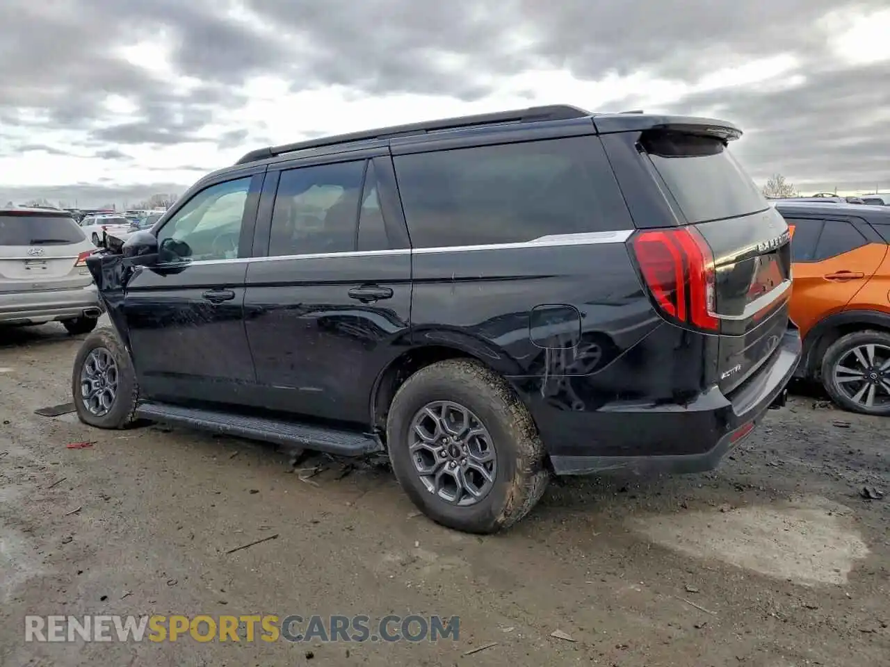 2 Photograph of a damaged car 1FMJU1H86SEA44305 FORD EXPEDITION 2025
