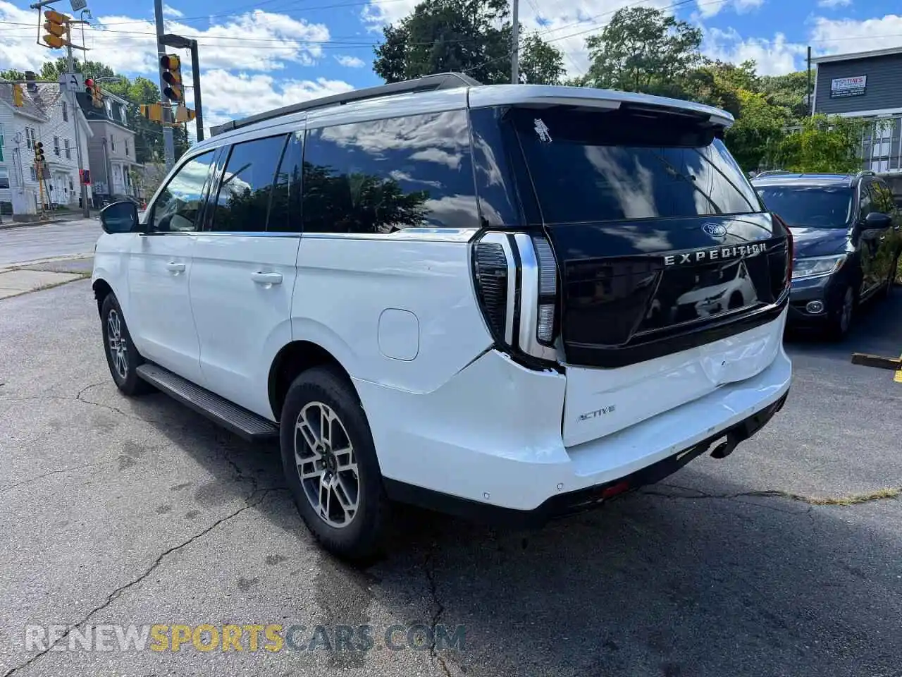 2 Photograph of a damaged car 1FMJU1H86SEA45826 FORD EXPEDITION 2025