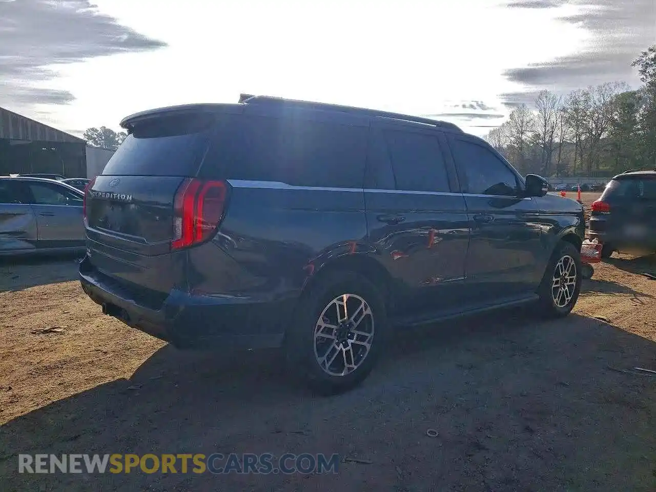 3 Photograph of a damaged car 1FMJU1H87SEA25083 FORD EXPEDITION 2025
