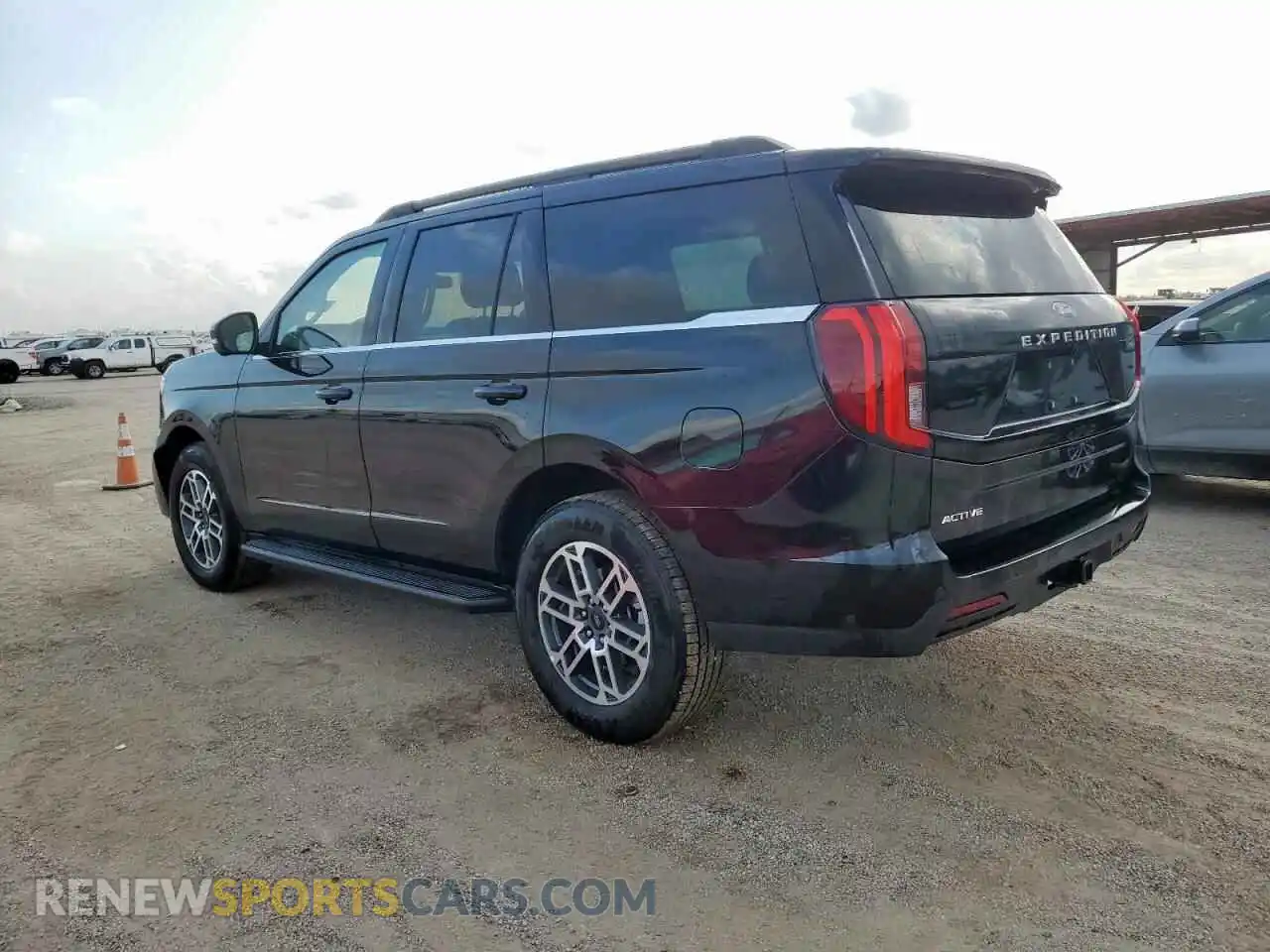 2 Photograph of a damaged car 1FMJU1H89SEA30429 FORD EXPEDITION 2025