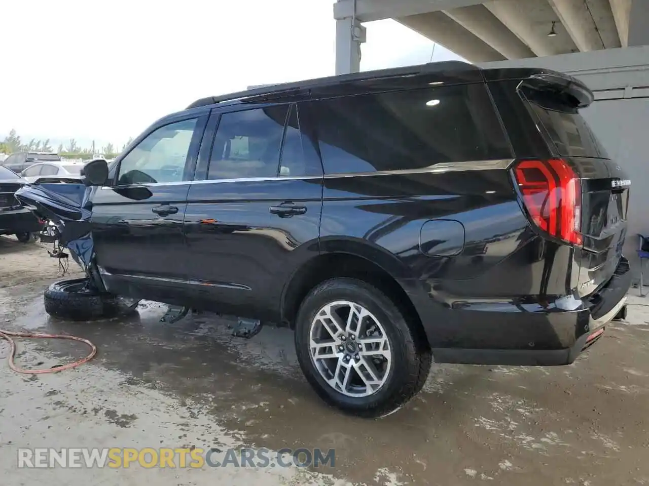 2 Photograph of a damaged car 1FMJU1J85SEA42622 FORD EXPEDITION 2025