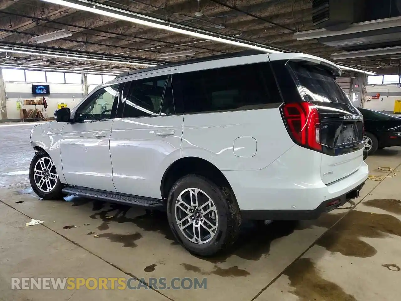 2 Photograph of a damaged car 1FMJU1J86SEA43522 FORD EXPEDITION 2025