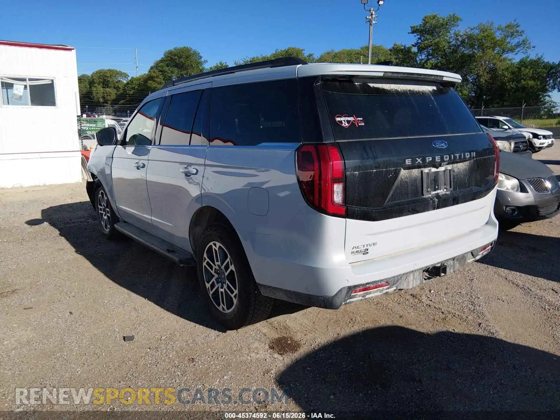 3 Photograph of a damaged car 1FMJU1J89SEA62694 FORD EXPEDITION 2025