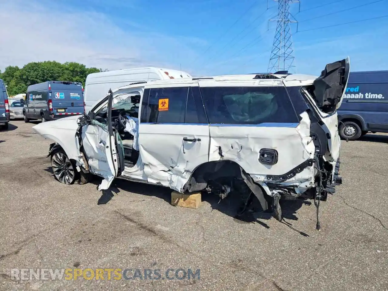 2 Photograph of a damaged car 1FMJU1M8XSEA02094 FORD EXPEDITION 2025