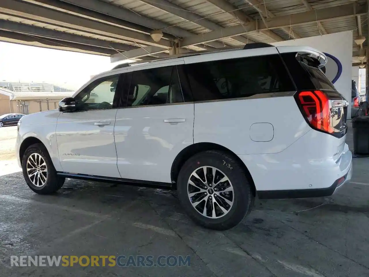 2 Photograph of a damaged car 1FMJU1M8XSEA09336 FORD EXPEDITION 2025