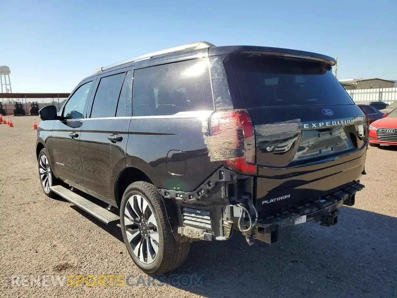2 Photograph of a damaged car 1FMJU1M8XSEA37234 FORD EXPEDITION 2025
