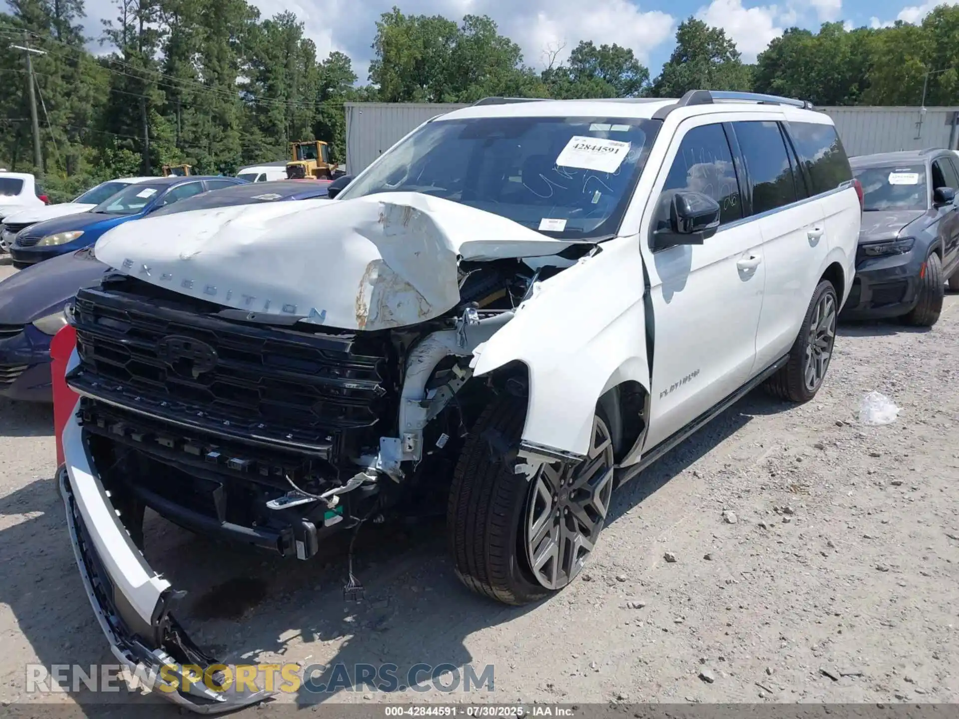 2 Photograph of a damaged car 1FMJU1MG8SEA05213 FORD EXPEDITION 2025