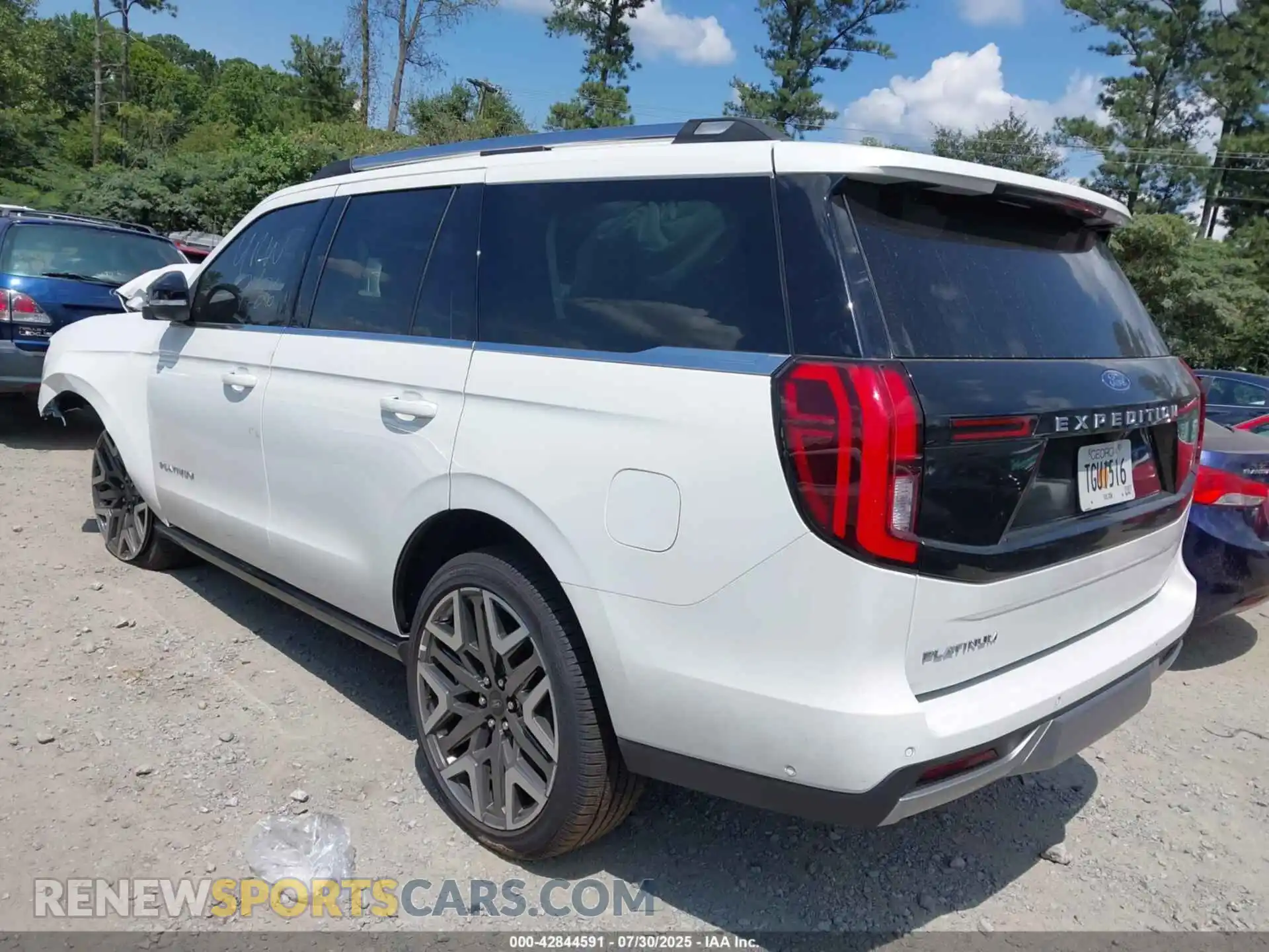 3 Photograph of a damaged car 1FMJU1MG8SEA05213 FORD EXPEDITION 2025