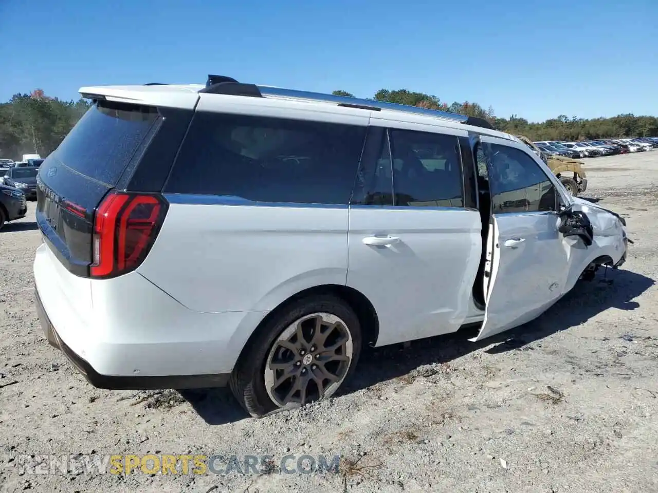 3 Photograph of a damaged car 1FMJU1P86SEA32236 FORD EXPEDITION 2025
