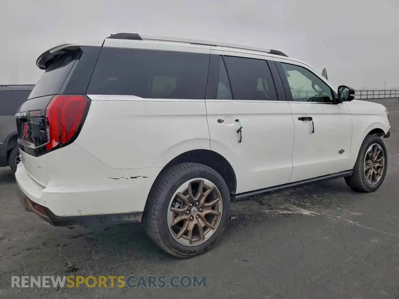 3 Photograph of a damaged car 1FMJU1P87SEA35453 FORD EXPEDITION 2025