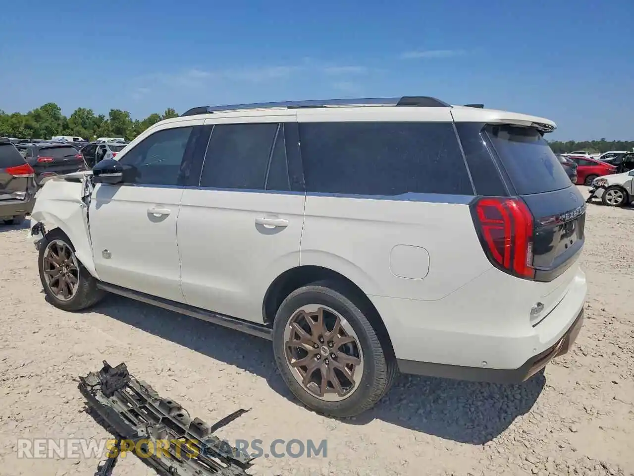 2 Photograph of a damaged car 1FMJU1P8XSEA12765 FORD EXPEDITION 2025