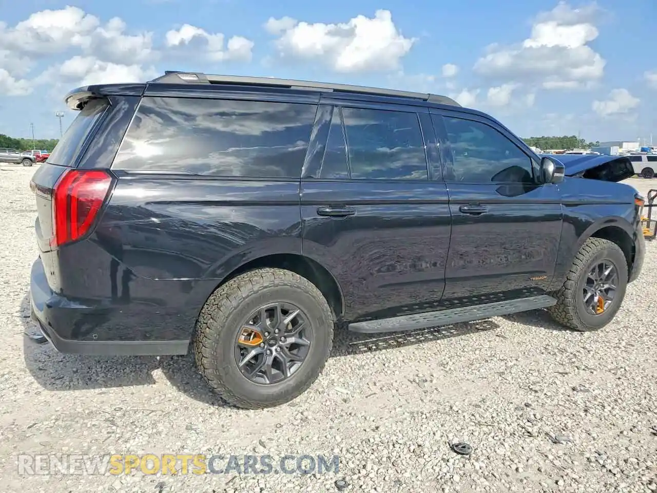 3 Photograph of a damaged car 1FMJU1RG1SEA43276 FORD EXPEDITION 2025