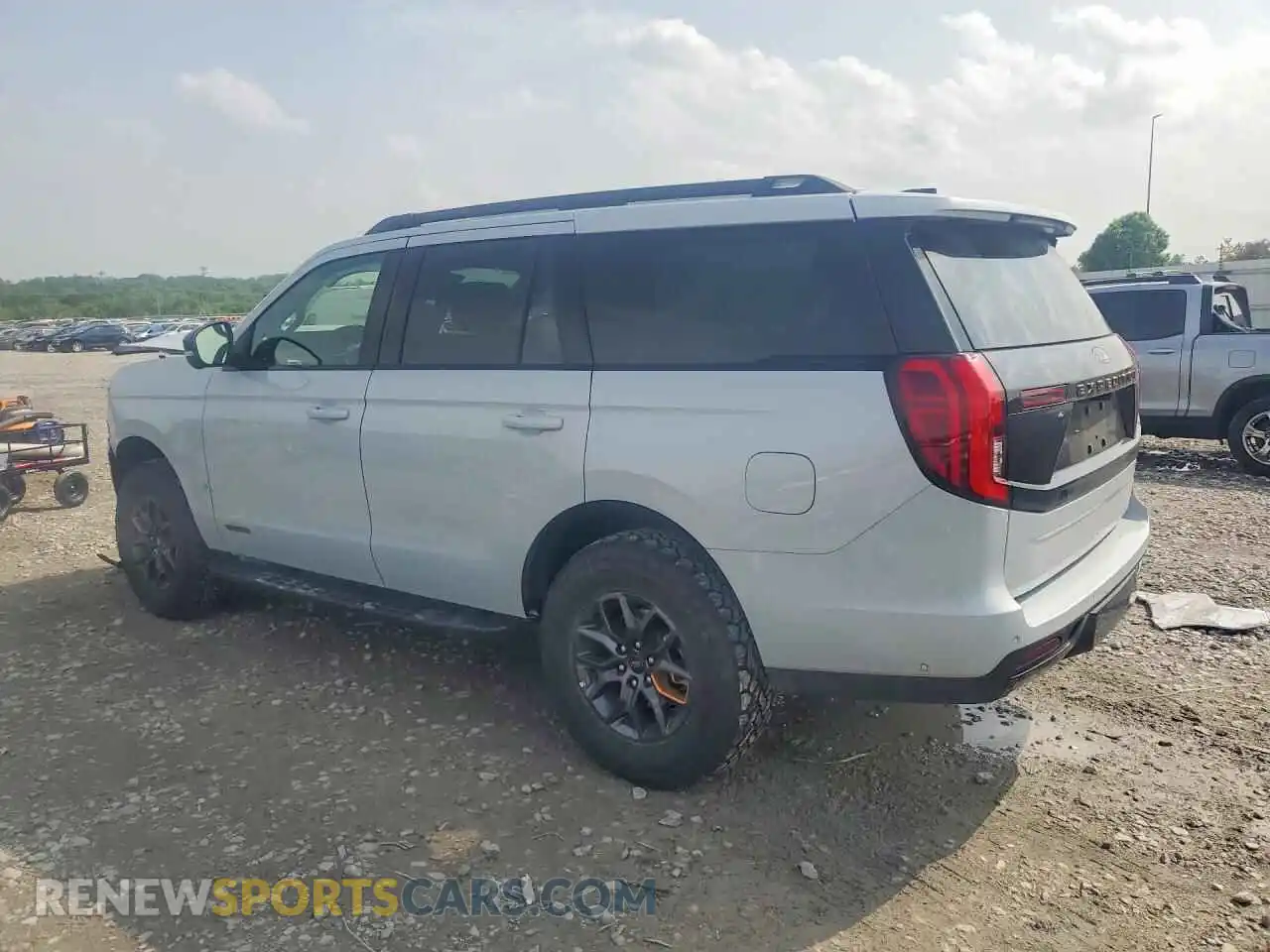 2 Photograph of a damaged car 1FMJU1RG2SEA24753 FORD EXPEDITION 2025