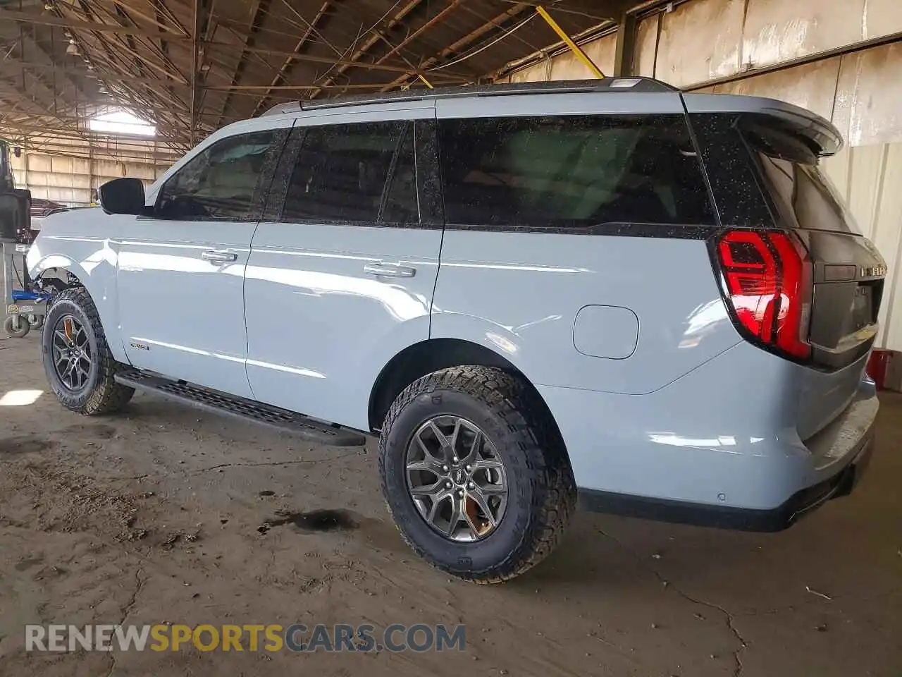 2 Photograph of a damaged car 1FMJU1RG3SEA57633 FORD EXPEDITION 2025