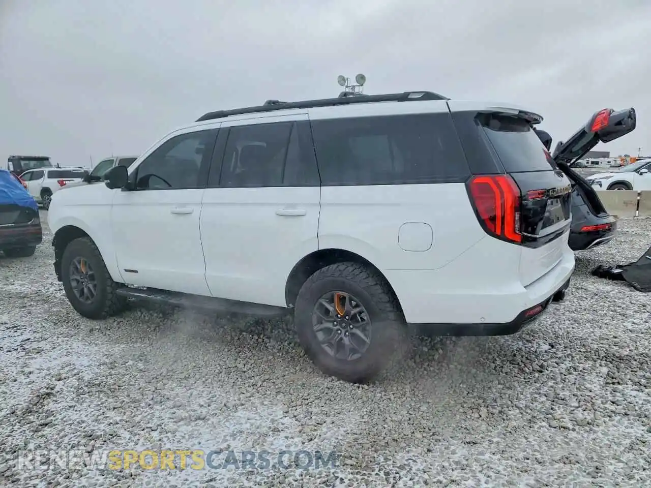2 Photograph of a damaged car 1FMJU1RG4SEA08540 FORD EXPEDITION 2025