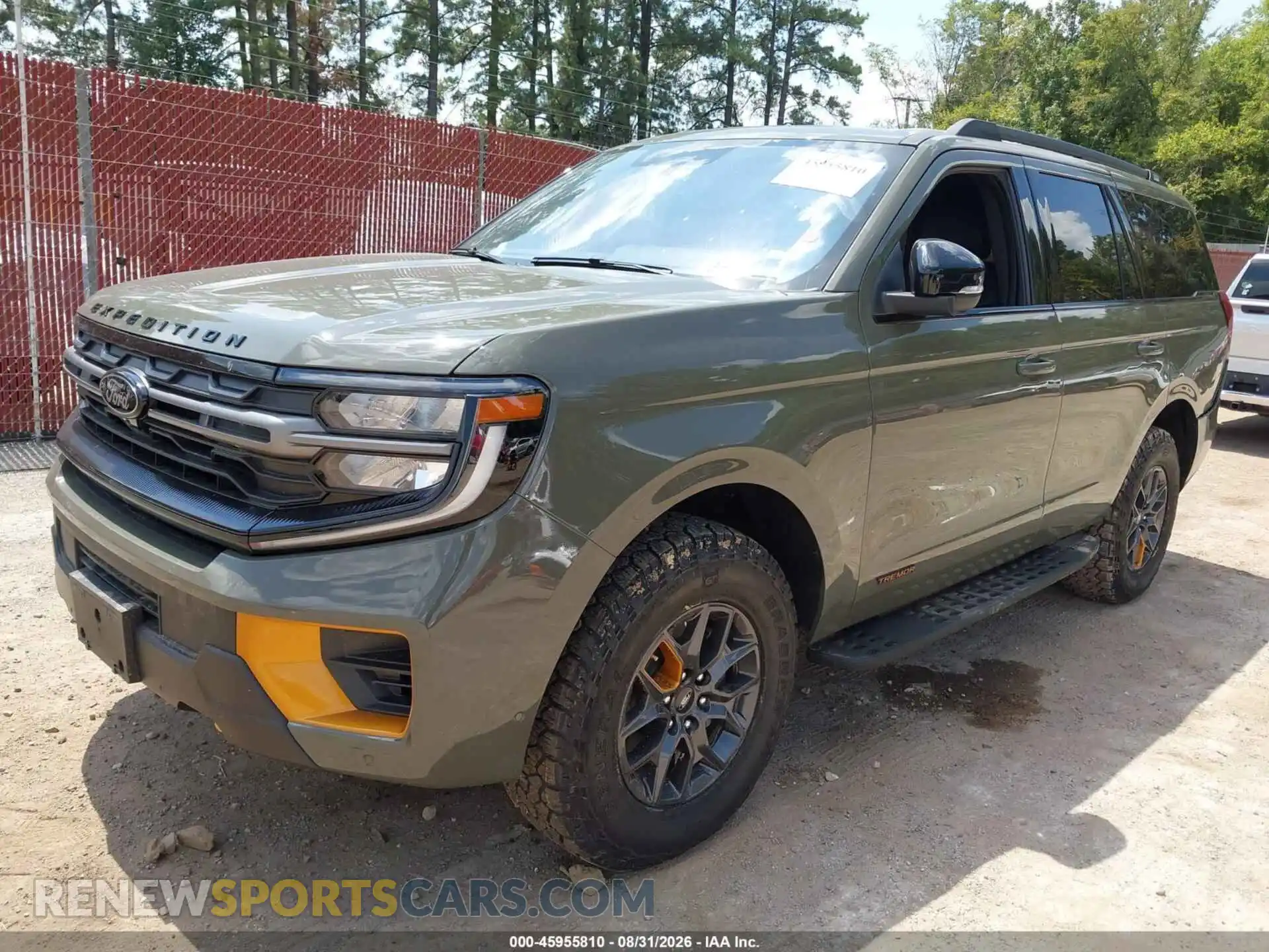 2 Photograph of a damaged car 1FMJU1RG4SEA22101 FORD EXPEDITION 2025