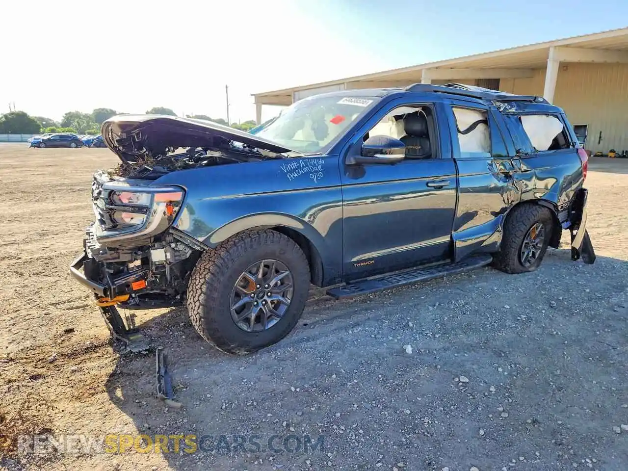 1 Photograph of a damaged car 1FMJU1RG7SEA74466 FORD EXPEDITION 2025