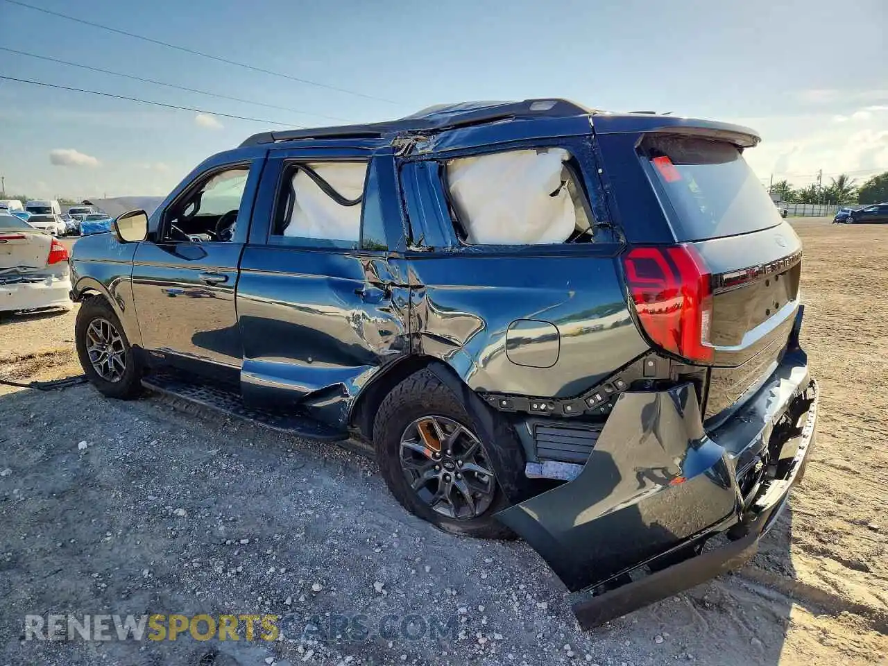2 Photograph of a damaged car 1FMJU1RG7SEA74466 FORD EXPEDITION 2025