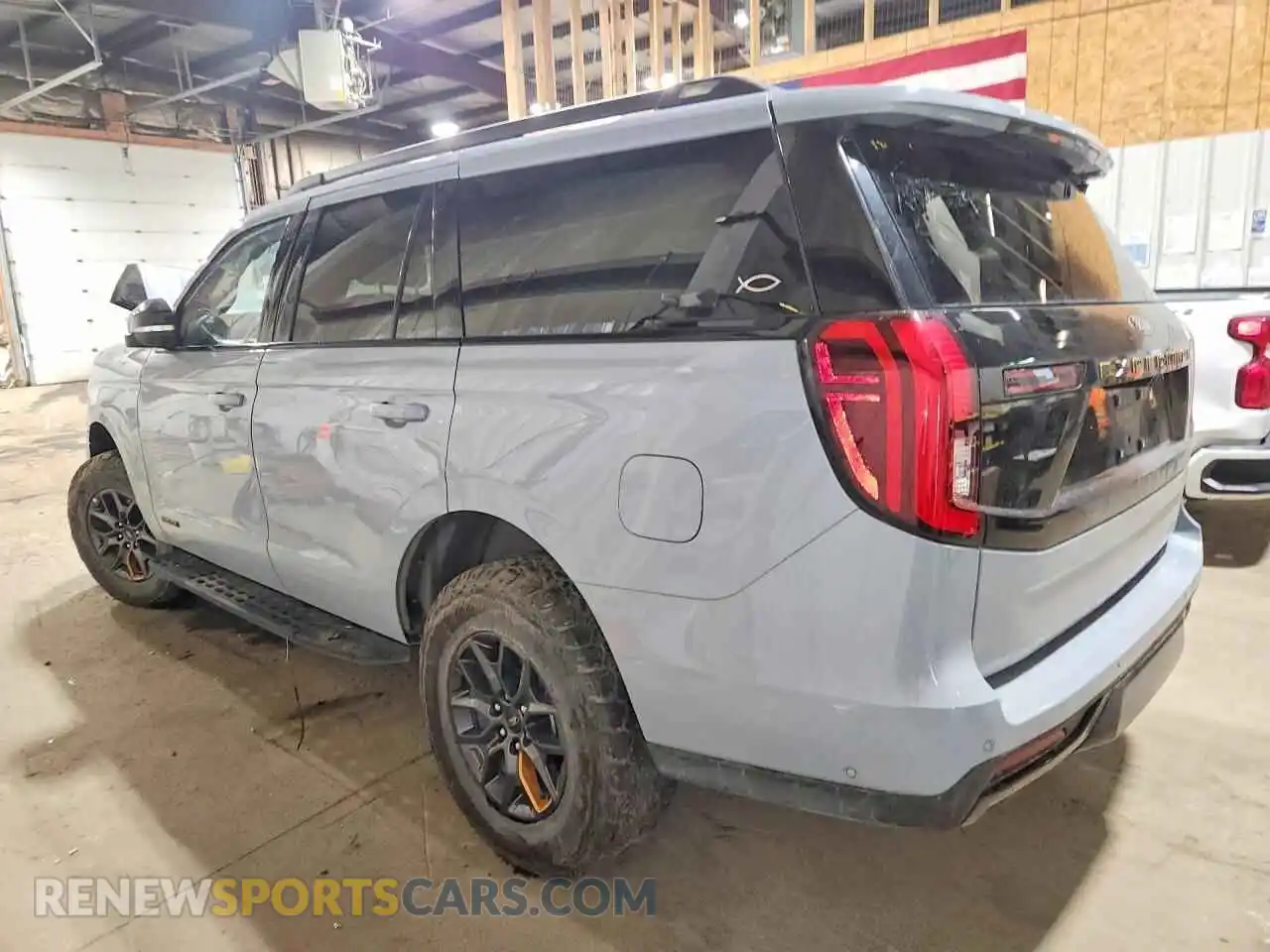 2 Photograph of a damaged car 1FMJU1RG8SEA42464 FORD EXPEDITION 2025