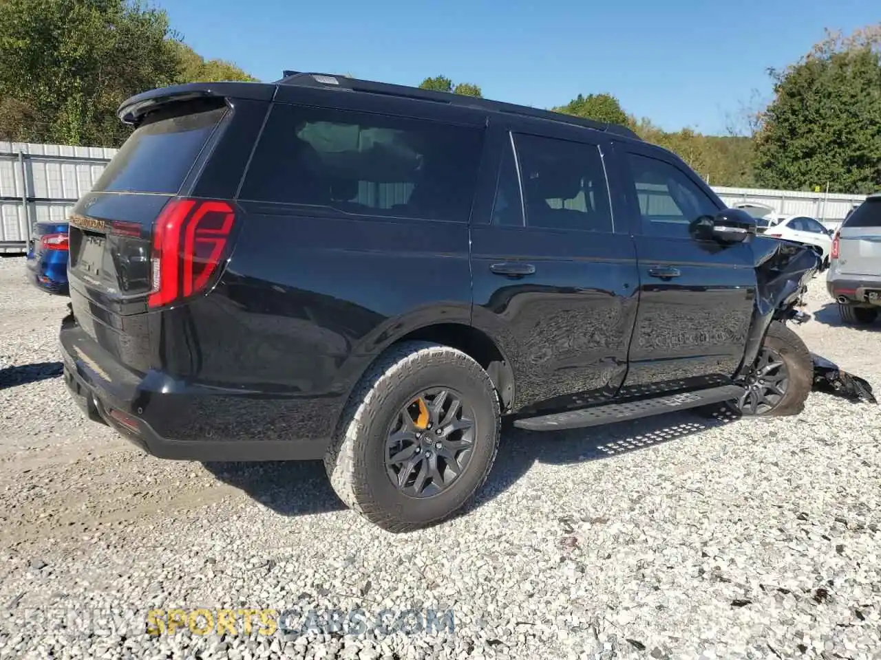 3 Photograph of a damaged car 1FMJU1RG9SEA41369 FORD EXPEDITION 2025
