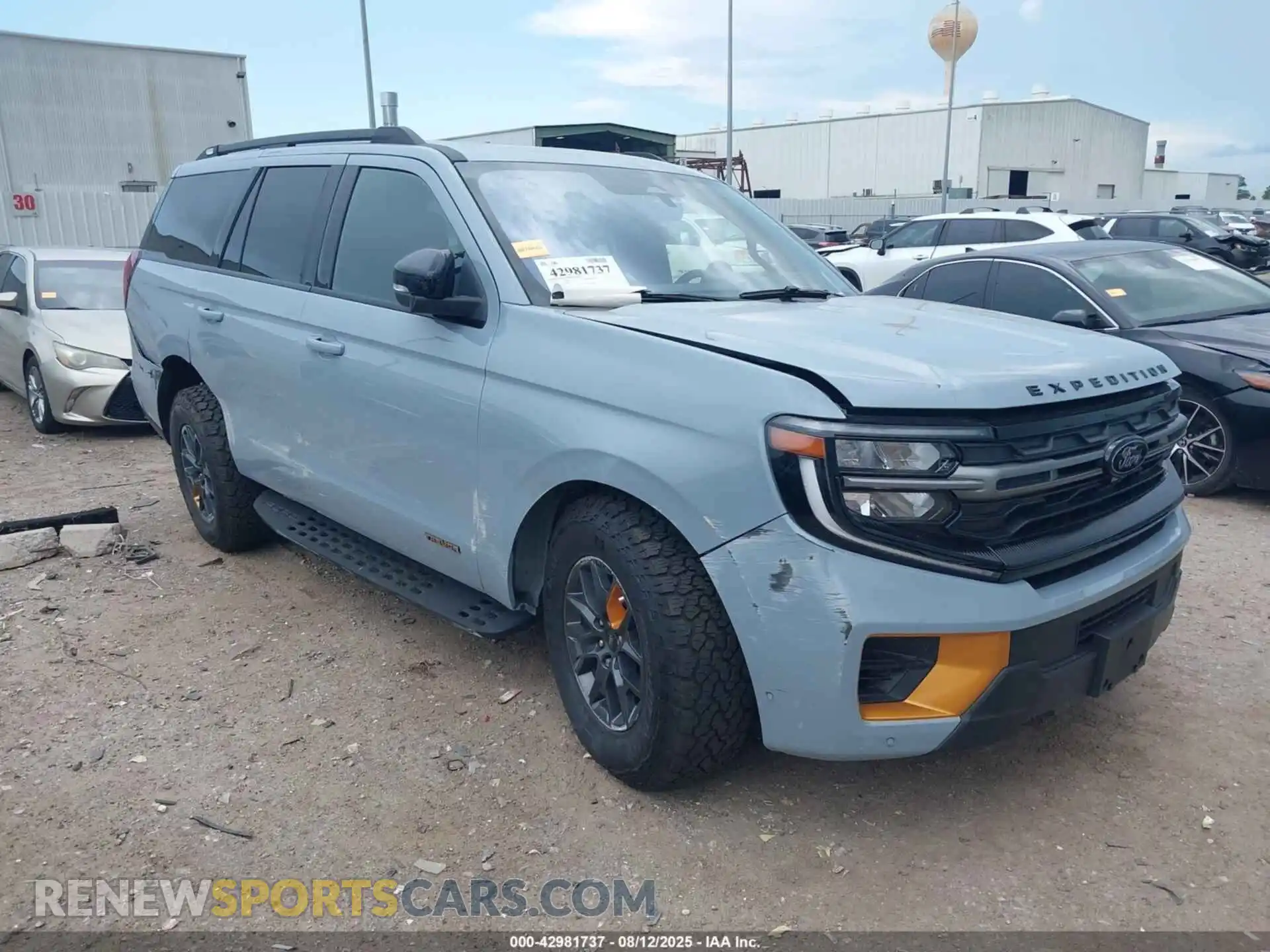1 Photograph of a damaged car 1FMJU1RGXSEA12933 FORD EXPEDITION 2025