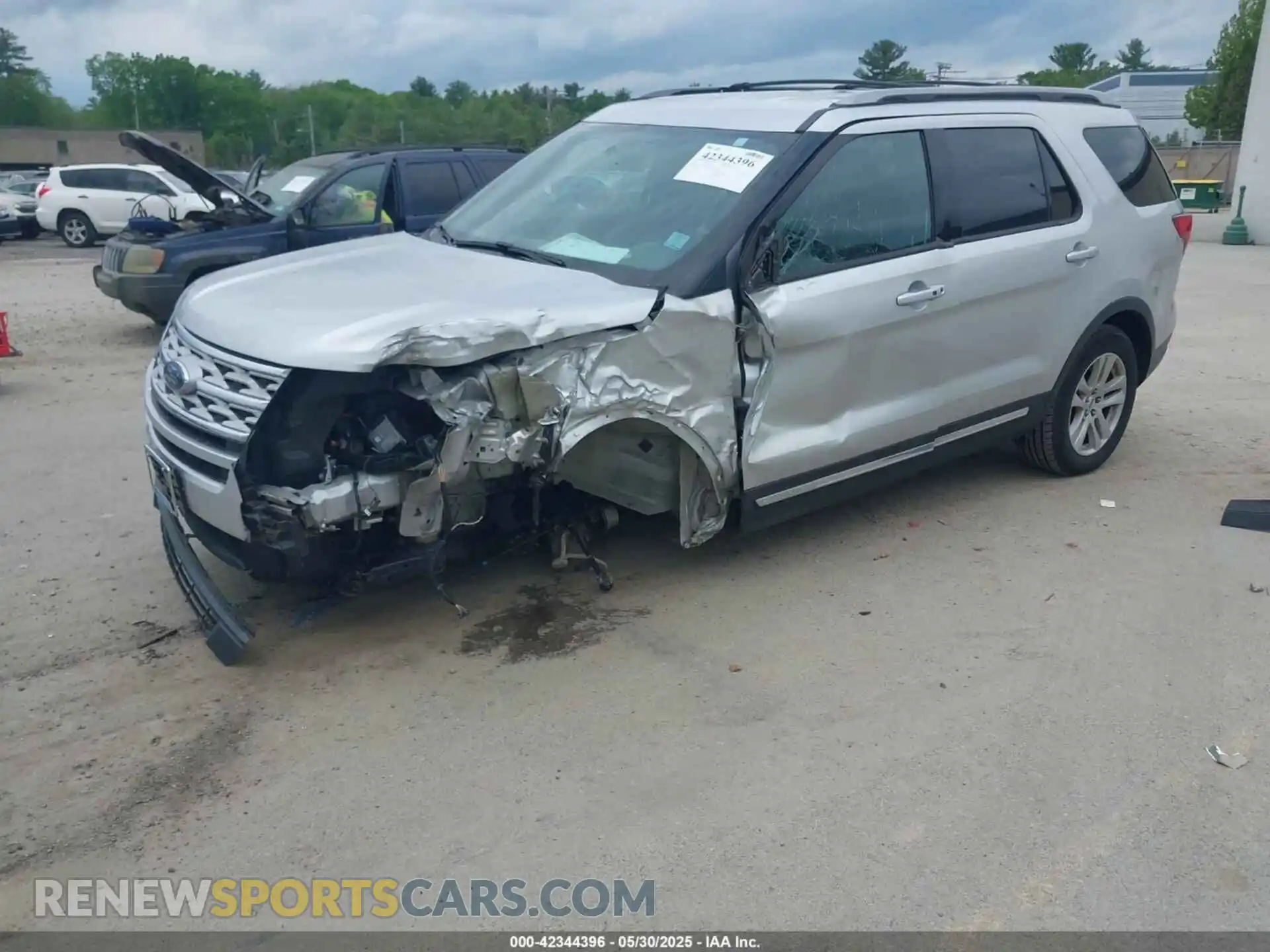 2 Photograph of a damaged car 1FM5K8DH7KGA82765 FORD EXPLORER 2019