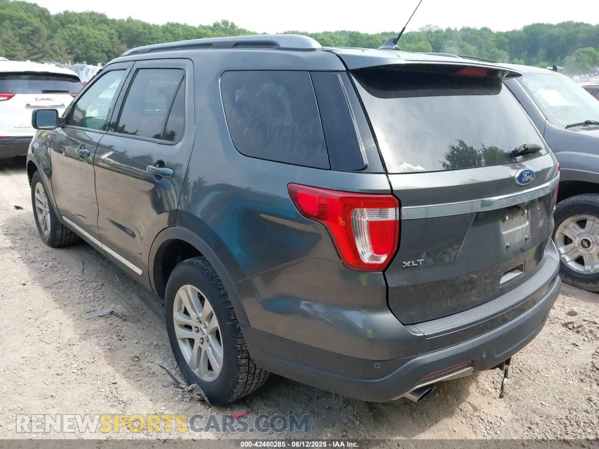 3 Photograph of a damaged car 1FM5K8DH8KGA50830 FORD EXPLORER 2019