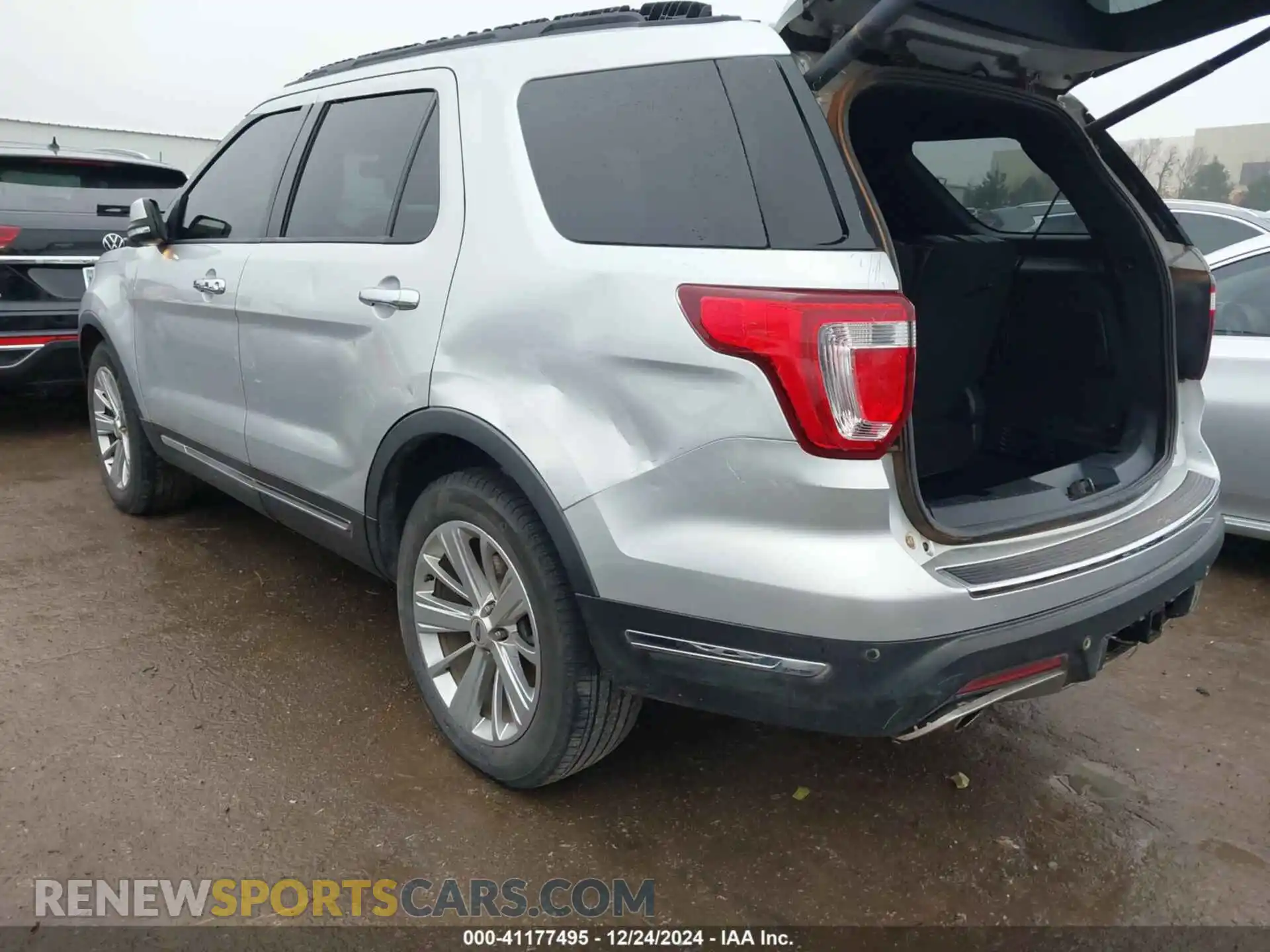 3 Photograph of a damaged car 1FM5K8F8XKGB12404 FORD EXPLORER 2019
