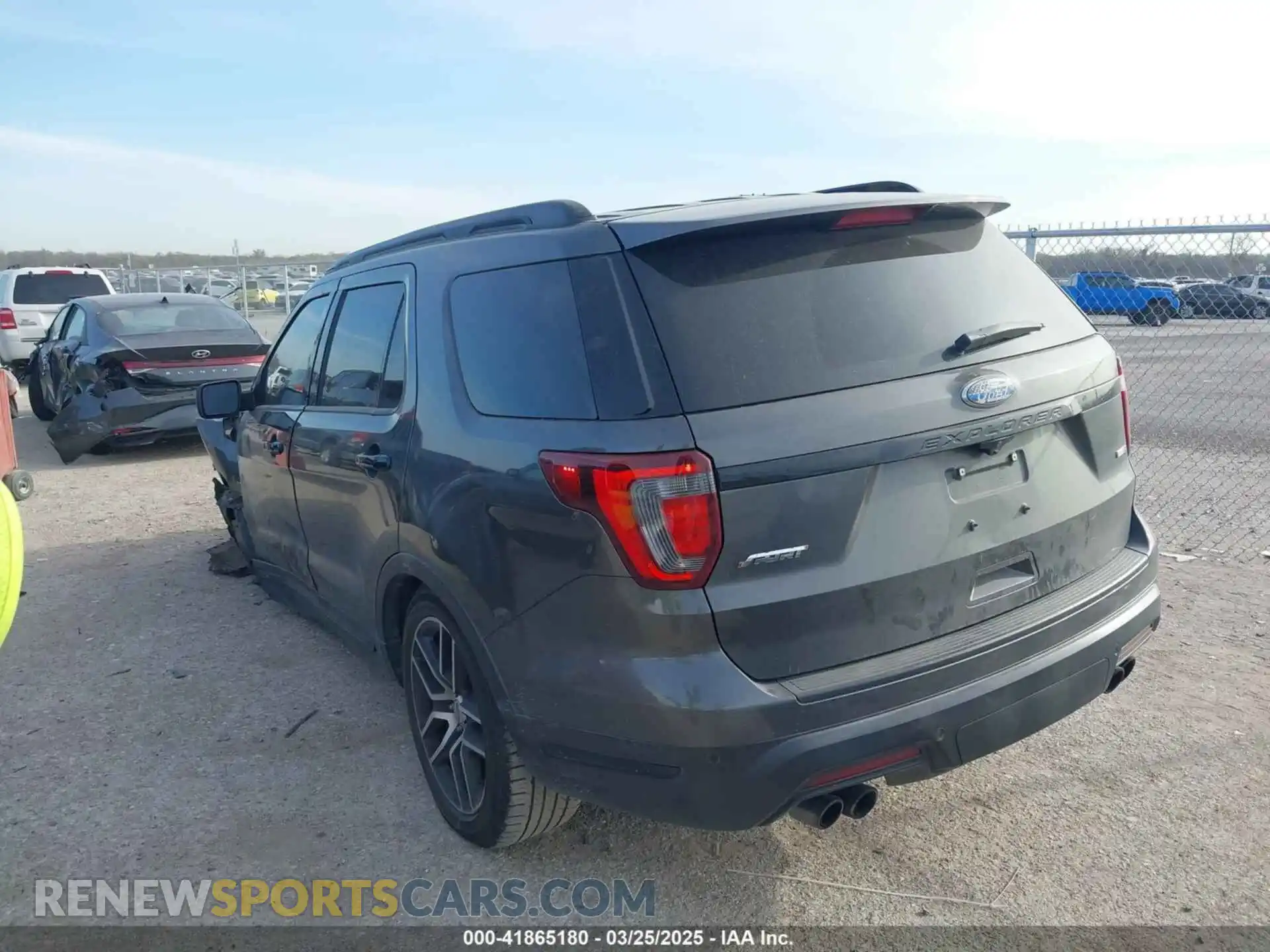 3 Photograph of a damaged car 1FM5K8GT3KGA71276 FORD EXPLORER 2019