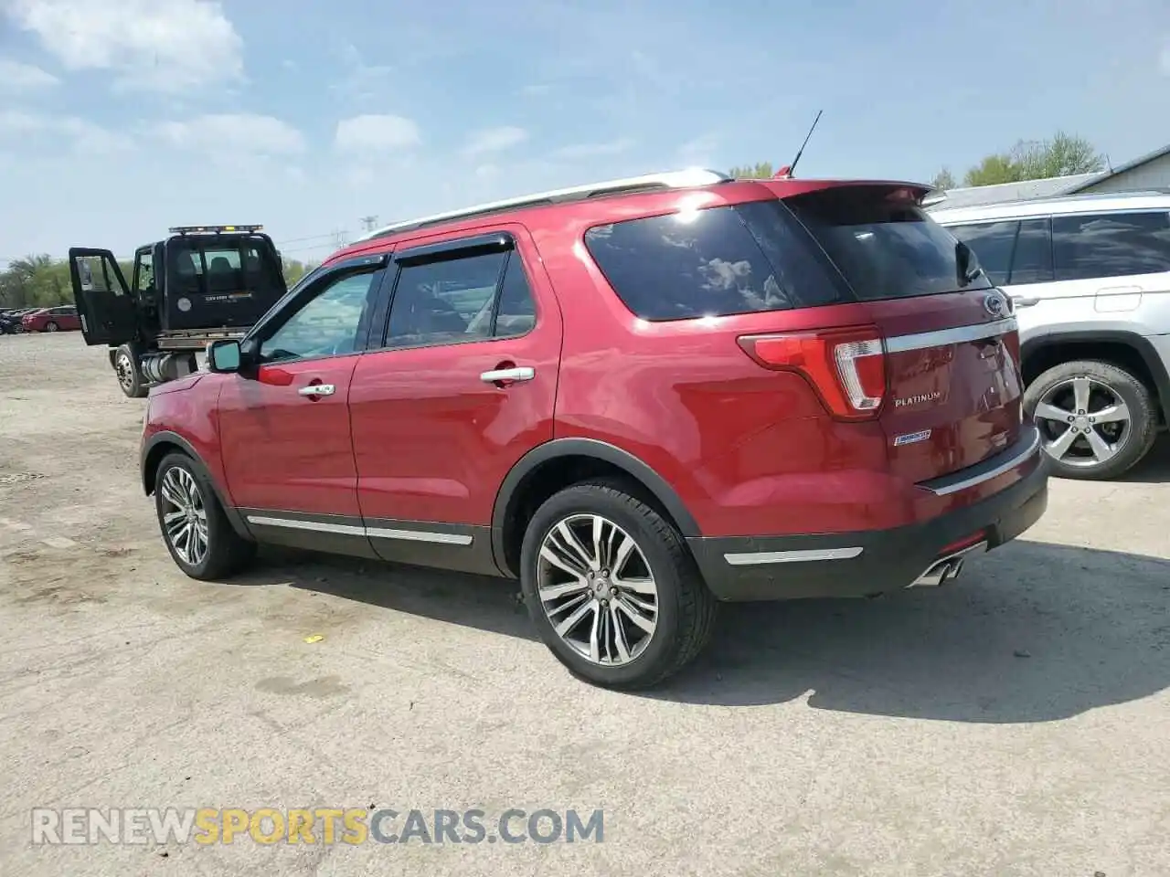 2 fotografías del automóvil dañado 1FM5K8HT1KGA40736 FORD EXPLORER 2019