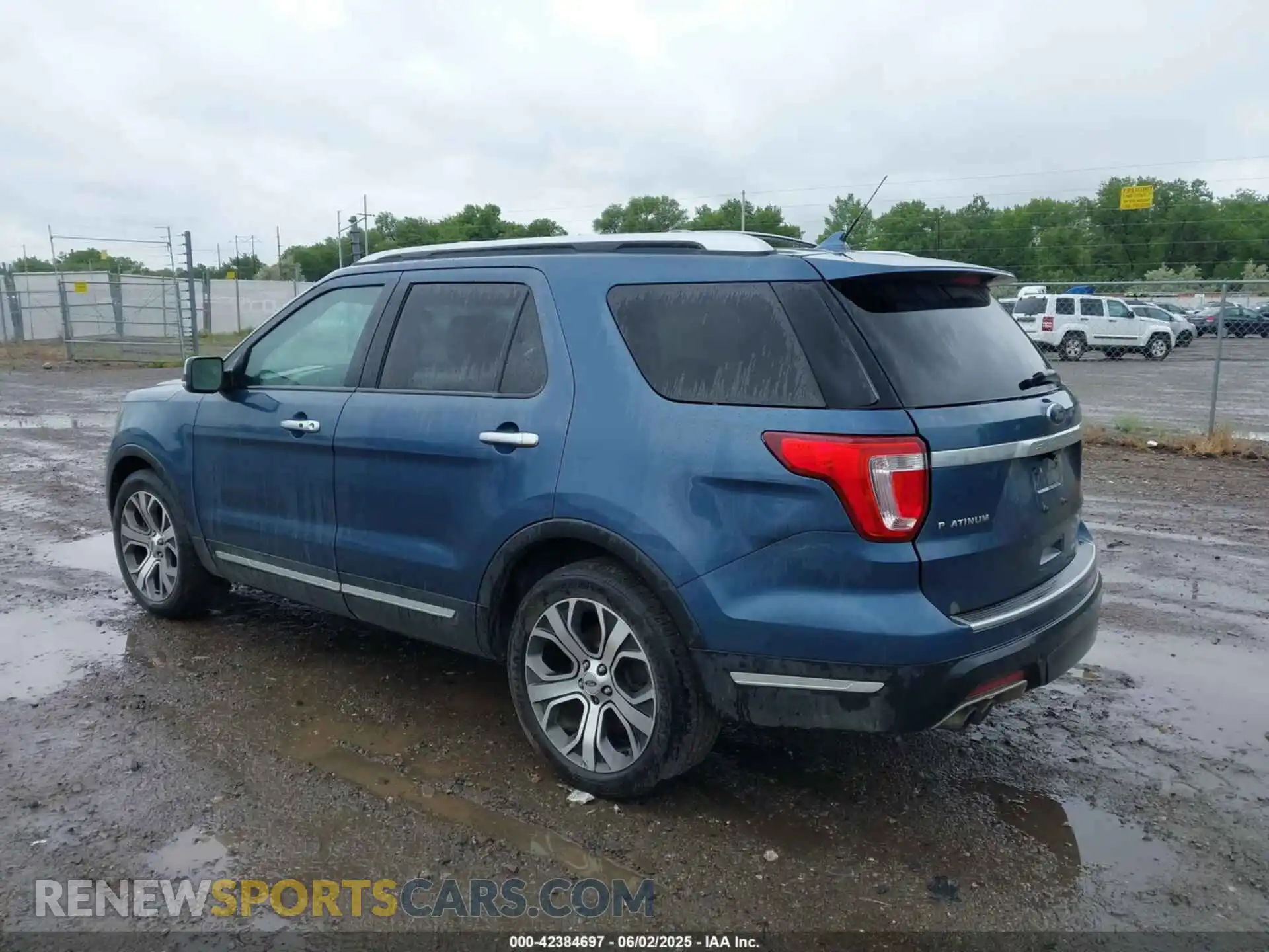 3 Photograph of a damaged car 1FM5K8HT9KGA78294 FORD EXPLORER 2019