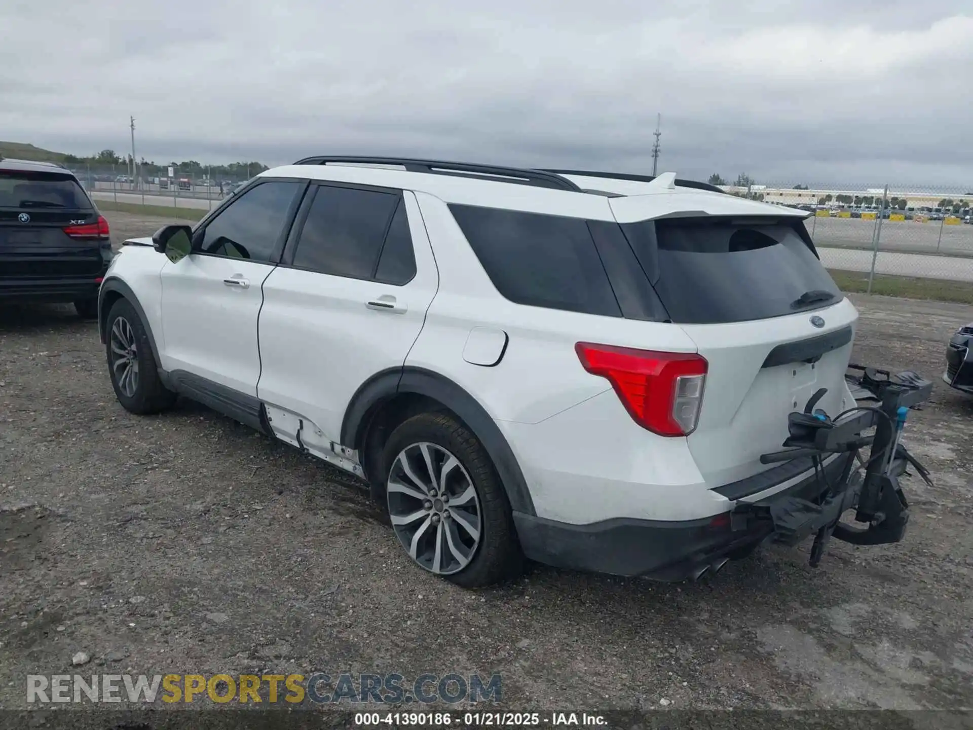 3 Photograph of a damaged car 1FM5K8GC4LGA11444 FORD EXPLORER 2020