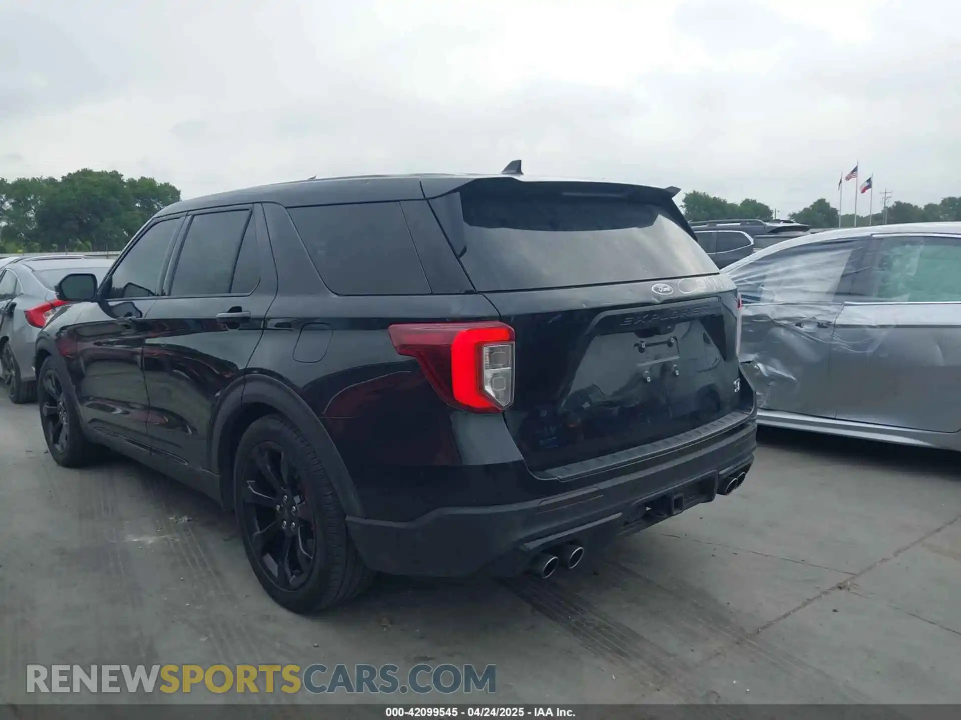 3 Photograph of a damaged car 1FM5K8GCXLGA14381 FORD EXPLORER 2020