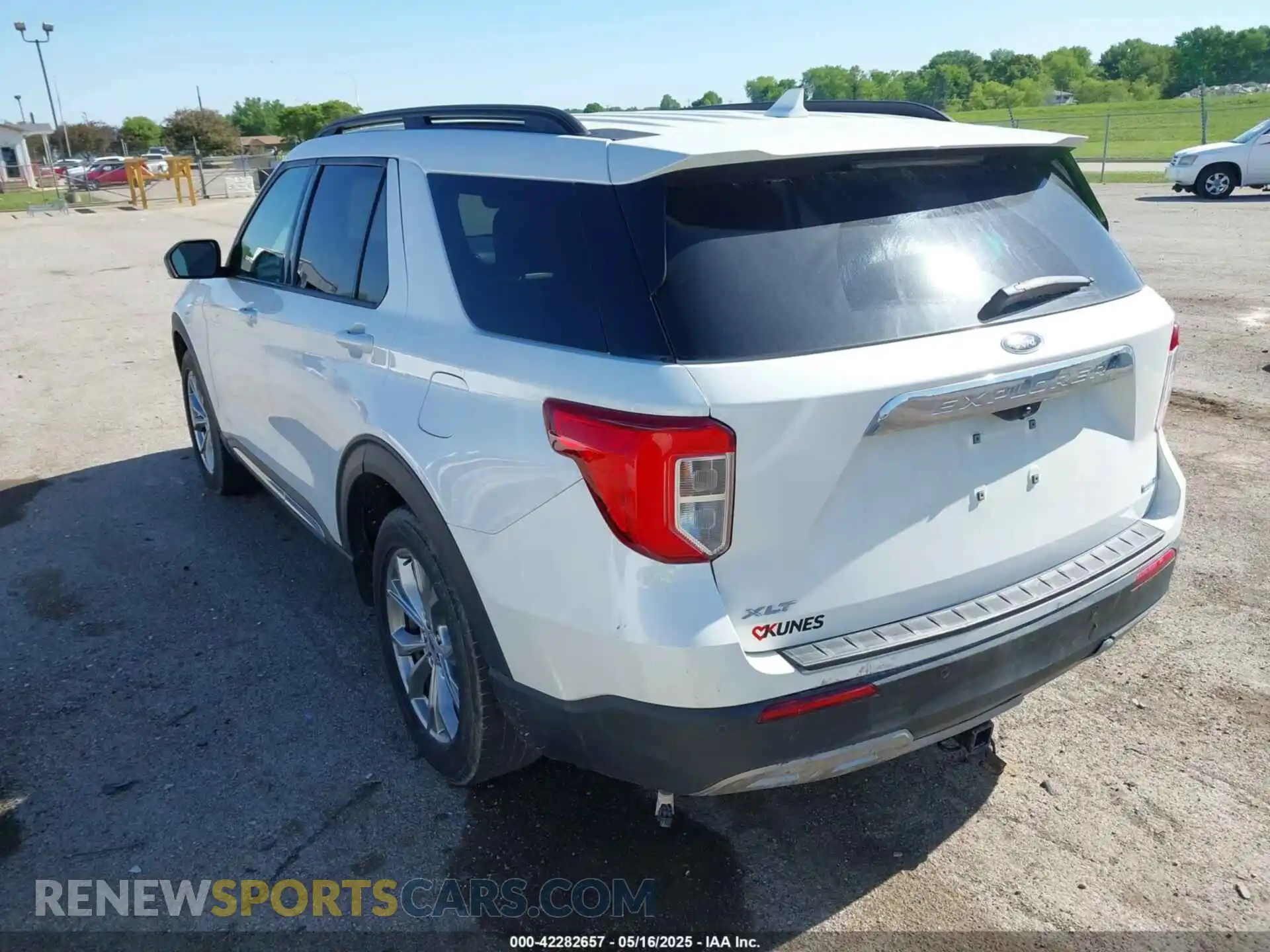 3 Photograph of a damaged car 1FMSK8DH9LGB05564 FORD EXPLORER 2020
