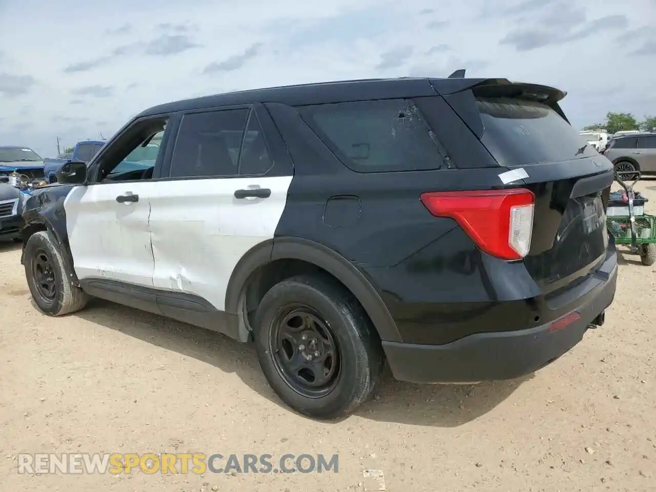 2 fotografías del automóvil dañado 1FM5K8ABXMGB99372 FORD EXPLORER 2021