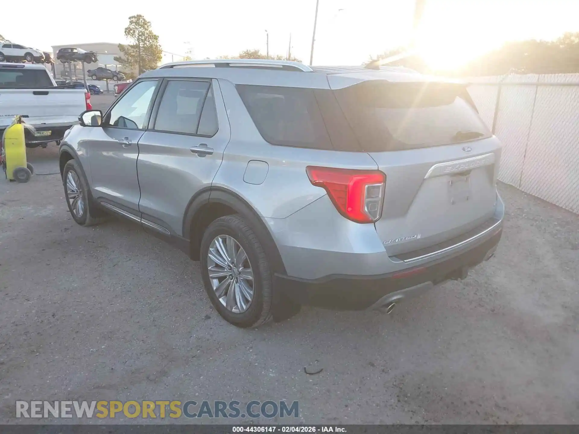 3 Photograph of a damaged car 1FM5K8FW5MNA21702 FORD EXPLORER 2021