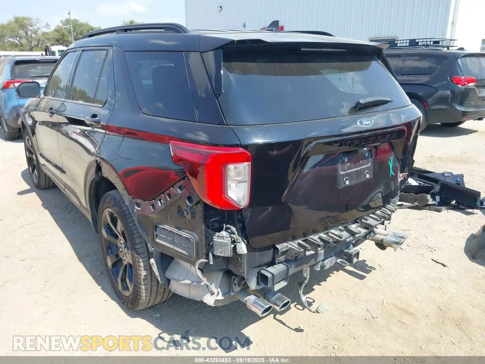 3 Photograph of a damaged car 1FM5K8GC6MGB43624 FORD EXPLORER 2021
