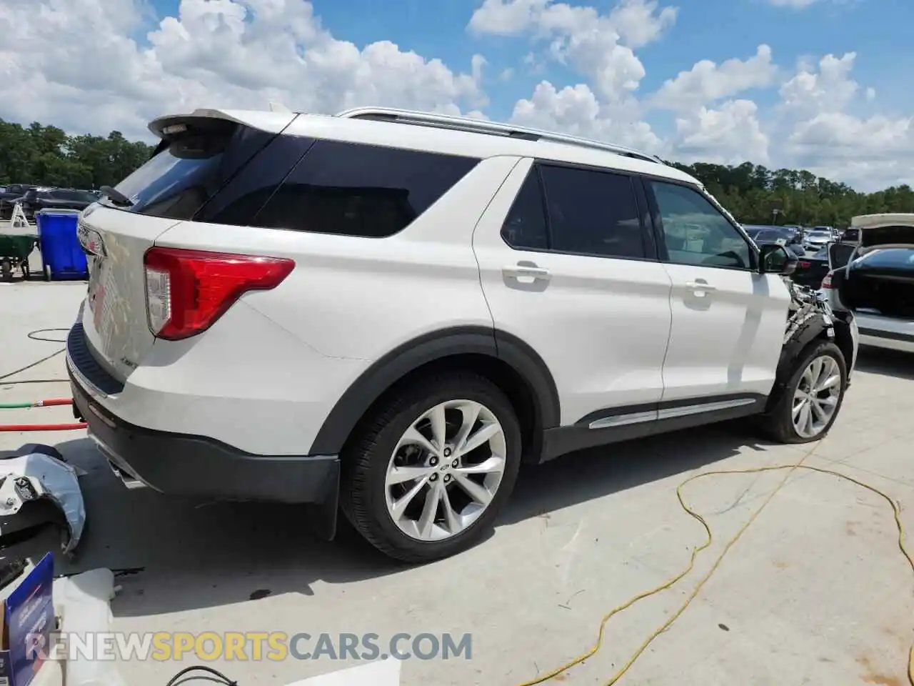 3 Photograph of a damaged car 1FM5K8HCXMGB27859 FORD EXPLORER 2021