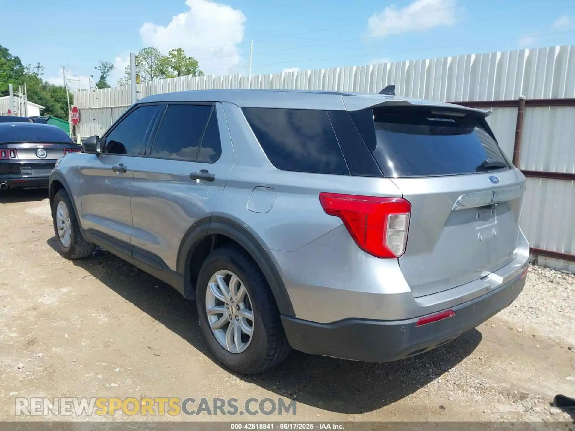 3 Photograph of a damaged car 1FMSK7BH1MGB20011 FORD EXPLORER 2021