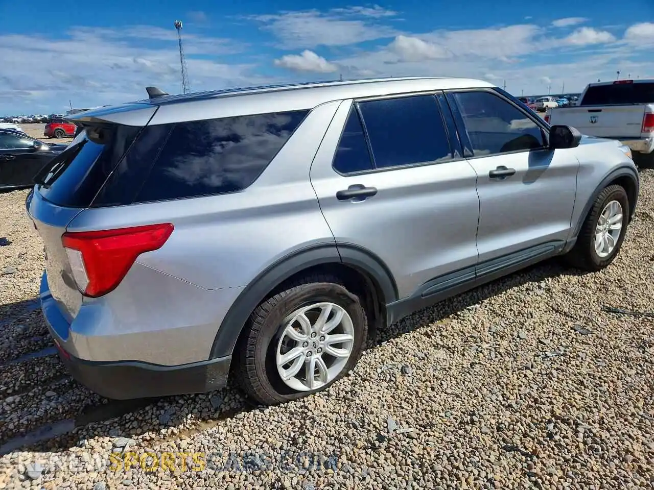 3 Фотография поврежденного автомобиля 1FMSK7BH2MGB16176 FORD EXPLORER 2021