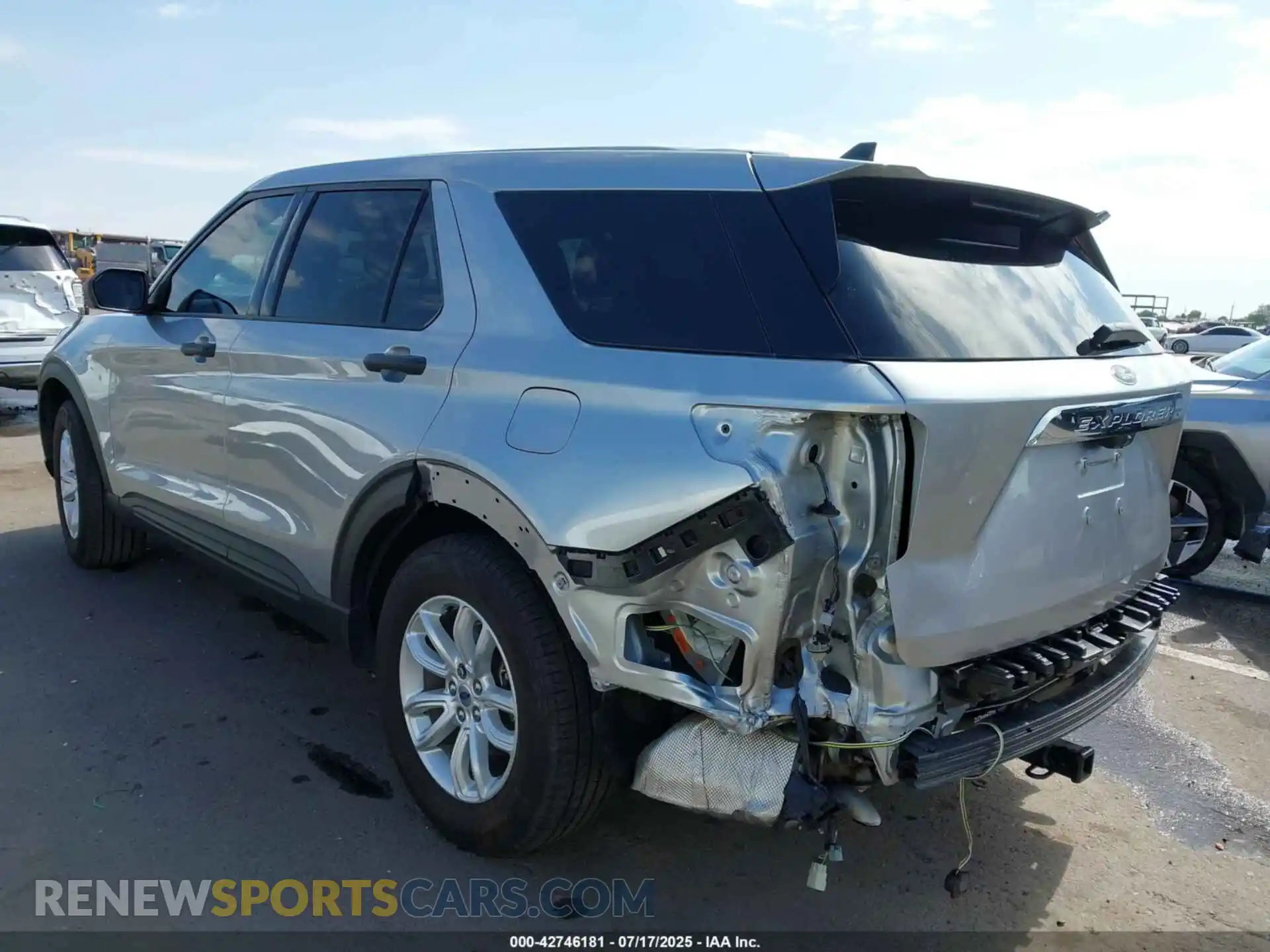 3 Photograph of a damaged car 1FMSK7BH9MGA46546 FORD EXPLORER 2021