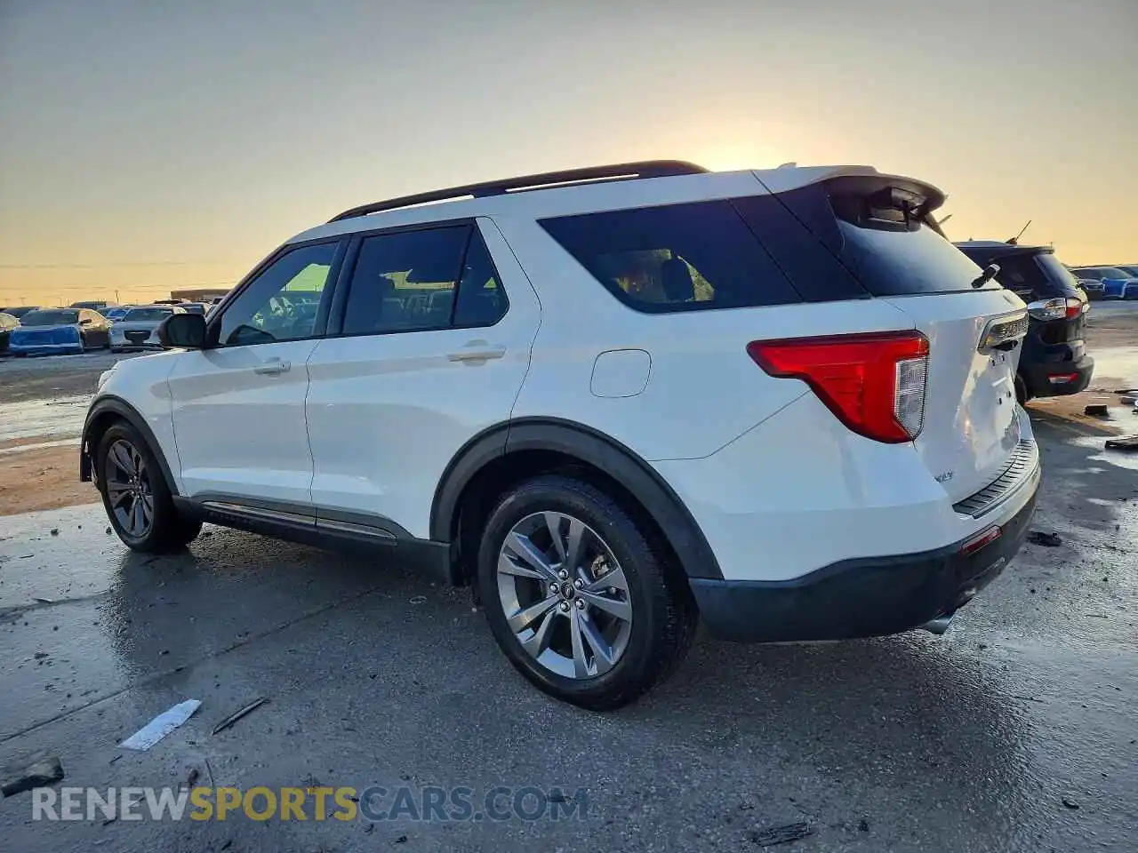 2 Photograph of a damaged car 1FMSK7DH0MGA04375 FORD EXPLORER 2021