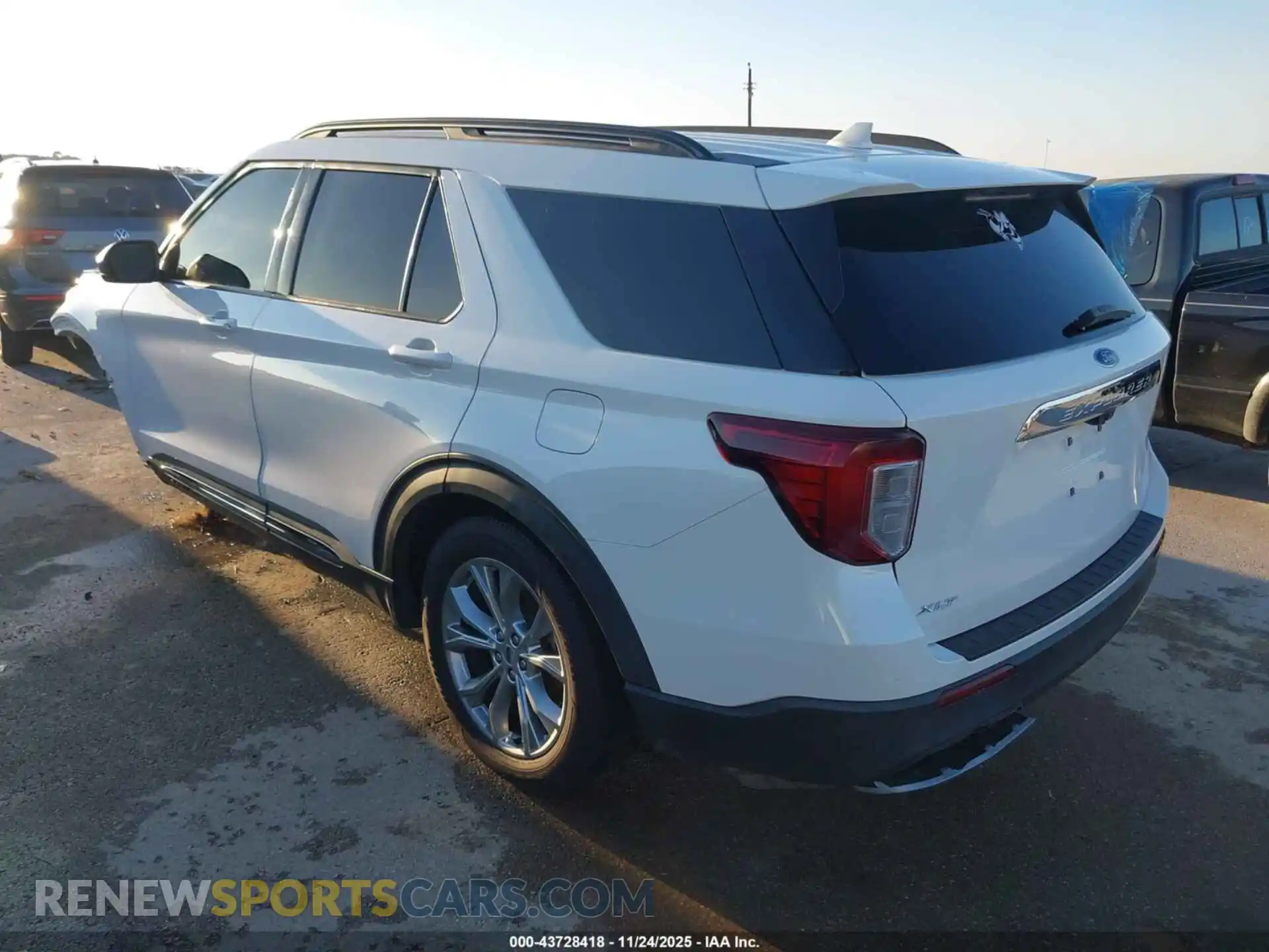 3 Photograph of a damaged car 1FMSK7DH0MGA60784 FORD EXPLORER 2021