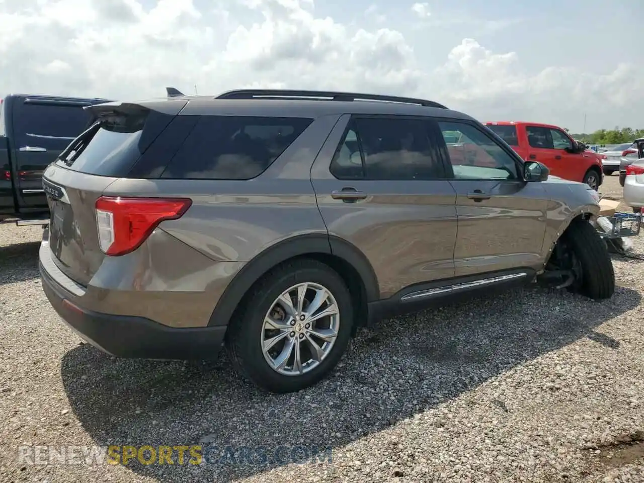 3 Photograph of a damaged car 1FMSK7DH2MGA04636 FORD EXPLORER 2021