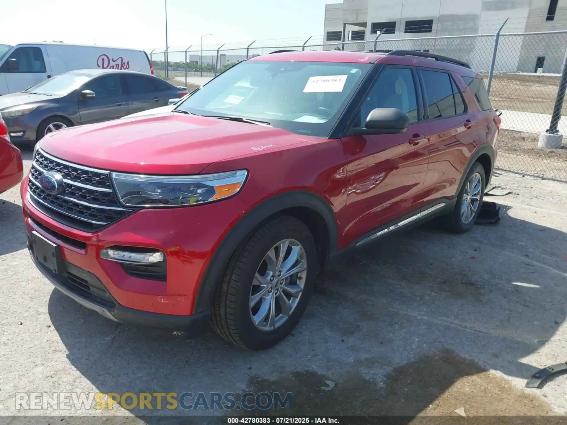 2 fotografías del automóvil dañado 1FMSK7DH2MGA30315 FORD EXPLORER 2021